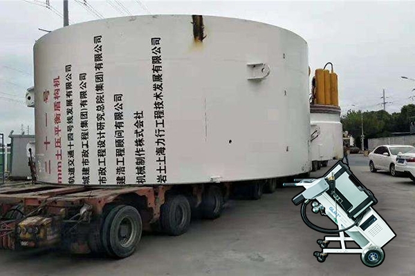 大型设备使用便携式光谱仪检测