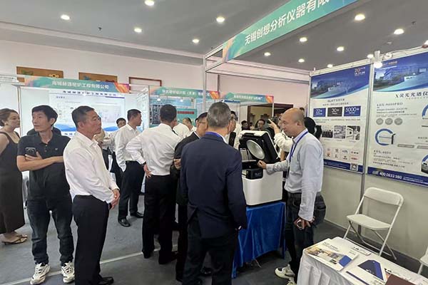 展示X荧光光谱仪